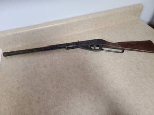 lot 4311 image: Daisy BB gun number 102 model 36