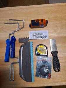 lot 4328 image: Laser straight, measuring tape, more