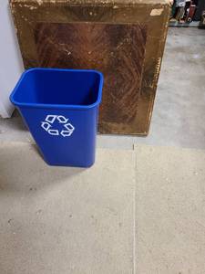 lot 4428 image: Card table and recycle container