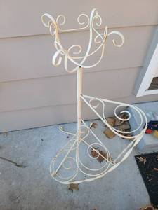 lot 5035 image: White iron plant stand 40 tall