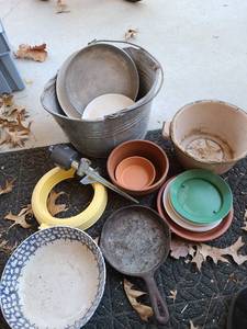 lot 5037 image: 2 sprinklers and items used for gardening
