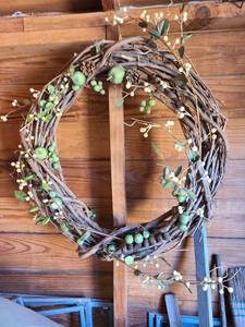 lot 5122 image: 24 grapevine wreathe