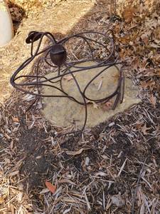 lot 5217 image: Metal frog flowerpot stand about 20 long