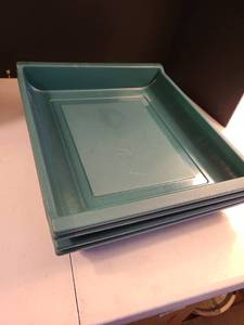 lot 1104 image: Four Rubbermaid kitchen cabinet storage bins, 16x13.5x2.5