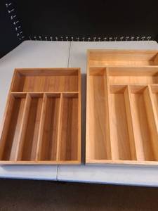 lot 1114 image: Two wooden cutlery organizers 17.5x12x2.5 and 14x10.25x2