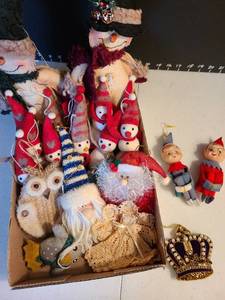 lot 1204 image: Holiday ornaments, some vintage