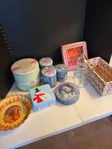 lot 1206 image: Vintage glass candy jar, holiday tins
