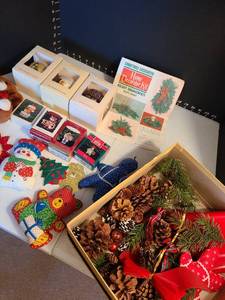 lot 1208 image: Holiday ornaments