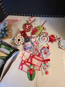 lot 1213 image: Gift tags, extra cute