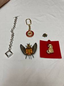 lot 1605 image: Ladies jewelry