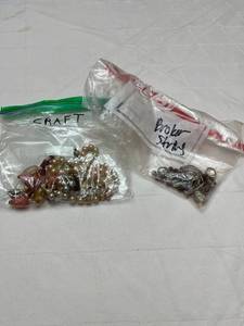 lot 1606 image: Ladies jewelry - crafts