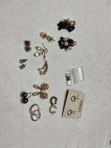 lot 1608 image: Ladies jewelry