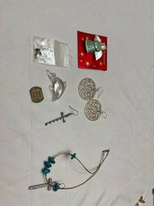 lot 1610 image: Ladies jewelry