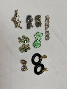 lot 1617 image: Ladies jewelry