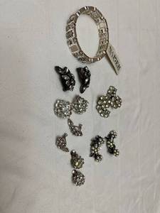 lot 1618 image: Ladies jewelry