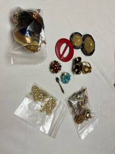 lot 1626 image: Ladies jewelry