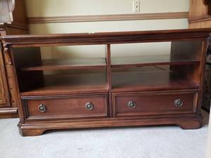 lot 3019 image: Entertainment console from Dillards 25 x 52 x 23