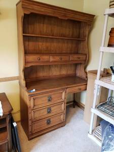 lot 3022 image: Young-Hinkle Buccaneer wood desk with 7 drawers. 78 x 45.5 x 19