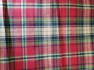 lot 3089 image: Le Ragge Rug fabric store. Upholstery weight. 54 x 6 yards