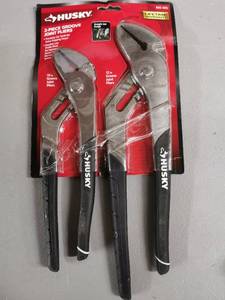 lot 1312 image: Husky Groove Joint Pliers (2-Piece)