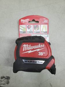 lot 2596 image: Milwaukee 35 Measuring Tape
