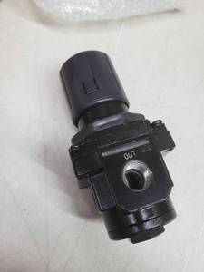 lot 2631 image: Husky 38 in. High Performance Air Regulator