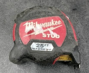 lot 3097 image: Milwaukee 25 Stud Tape Measure Red