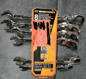 lot 3144 image: GearWrench 90-Tooth Metric Ratcheting Flex-Head Combination Wrench Set with Tray (8-Piece)