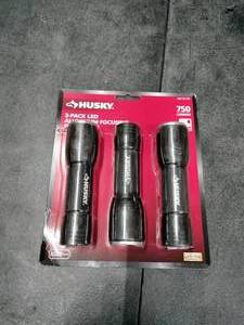 lot 3145 image: Husky 3 Pack LED Aluminum Focusing Flashlight