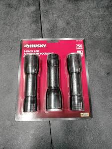 lot 3149 image: 3 Pack LED Aluminum Focusing Flashlight