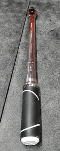 lot 3164 image: Husky Micrometer Adjustable Torque Wrench