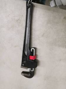 lot 6770 image: Husky 14 Pipe Wrench