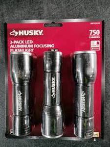 lot 7003 image: Husky 3-Pack LED Flashlights