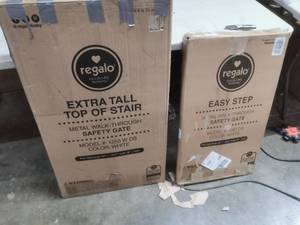 lot 6789 image: 2 Pack Of Regalo Gates