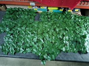 lot 7987 image: Hanging Greenery 6 Squares 19x19