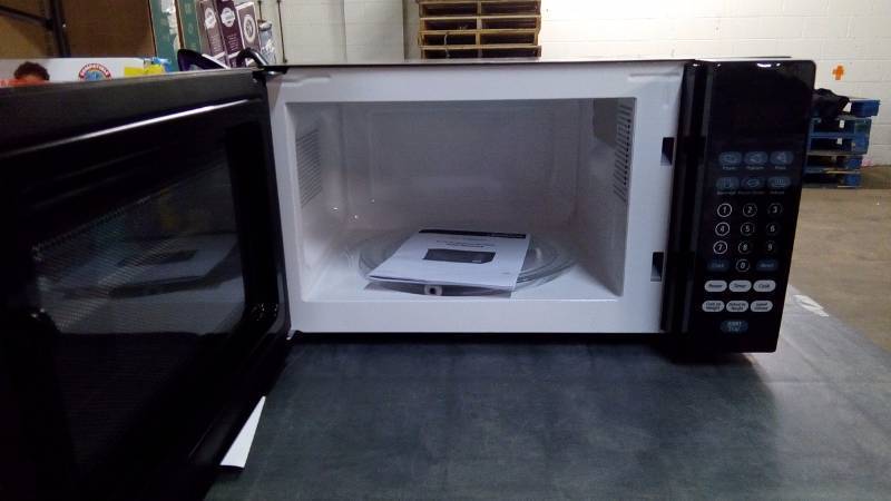 lot 6040 image: Sunbeam Microwave