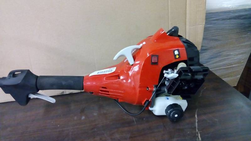 lot 6641 image: homelite 26cc gas powered chainsaw