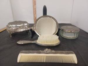 lot 287 image: Antique Silver Plate Vanity Set & Trinket Holders