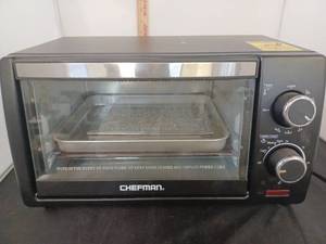 lot 302 image: Chefman Counter Over, Nice Condition