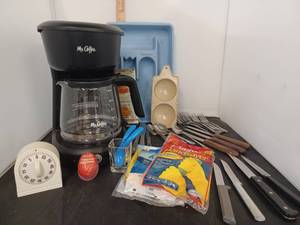 lot 308 image: Misc Kitchen