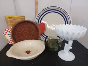 lot 311 image: Misc Glassware