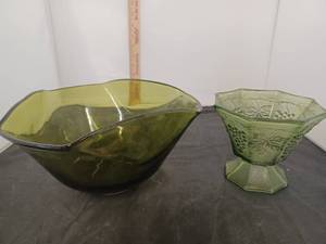 lot 315 image: Green Bowls