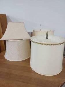lot 320 image: 4 Lampshades