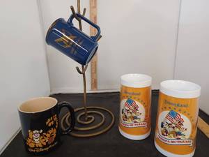 lot 346 image: Disney Cups and Mug Holder