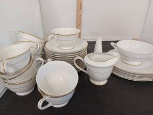 lot 348 image: 25 Pieces of China