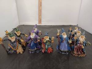 lot 352 image: 9 Wizard Figurines