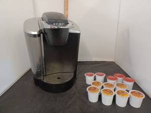 lot 362 image: Keurig Coffee Makers and some cups