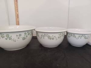 lot 4751 image: Corelle Stacking Bowls