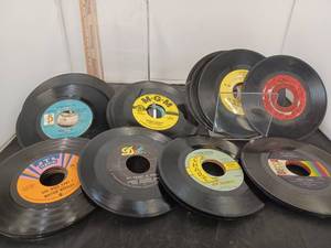 lot 4760 image: Records, Various Artists, 45s