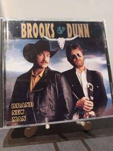 lot 4781 image: Brooks & Dunn CD
